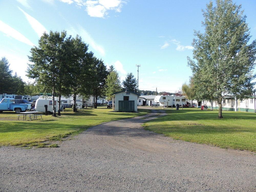 100 Mile Motel & Rv Park 100 Mile House Kültér fotó
