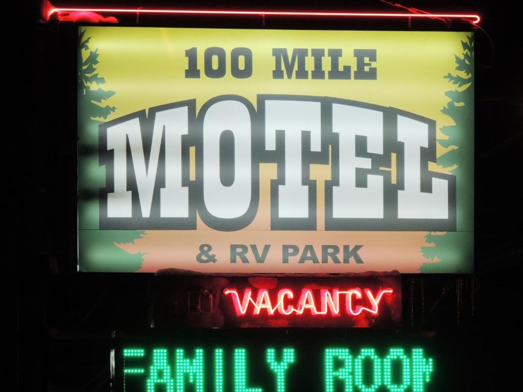 100 Mile Motel & Rv Park 100 Mile House Kültér fotó